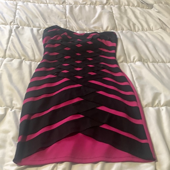 Burgundy and black halter dress - Picture 1 of 3